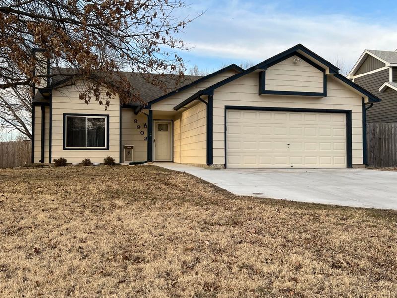 8902 E Scott St, Wichita, KS 67210