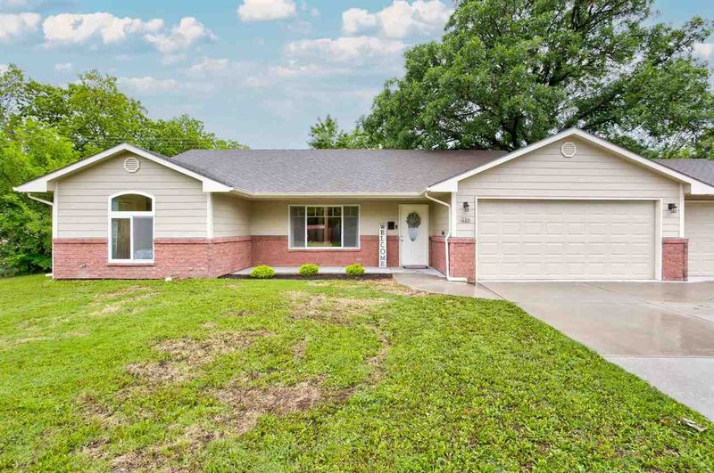 415 W 3rd St, Valley Center, KS 67147