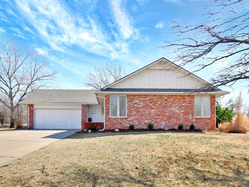 6905 E Croyden Cir, Wichita, KS 67226
