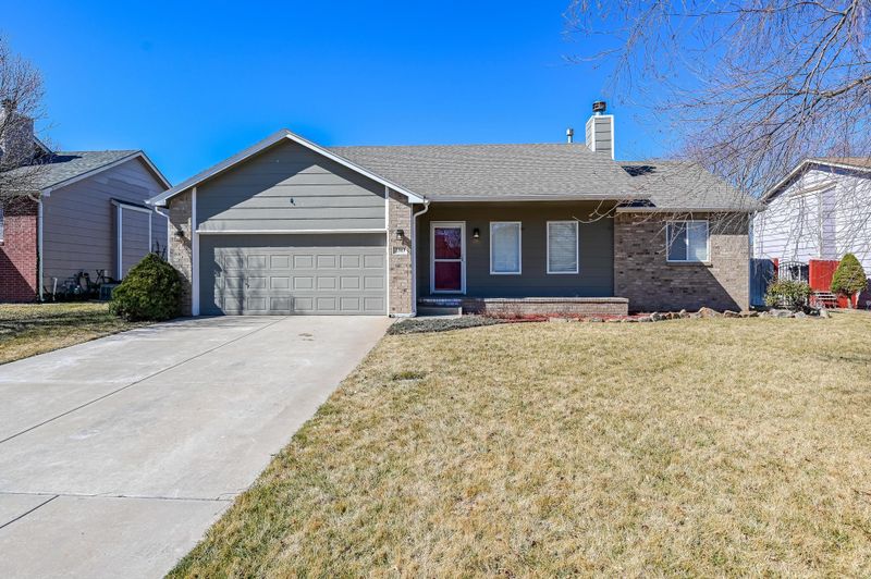 2313 S Rutledge Cir, Wichita, KS 67209
