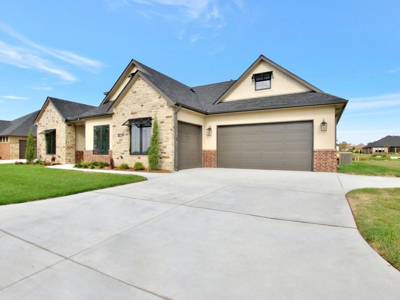 3829 N Brush Creek, Maize, KS 67101