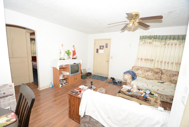 2312 W Walker St, Wichita, KS 67213