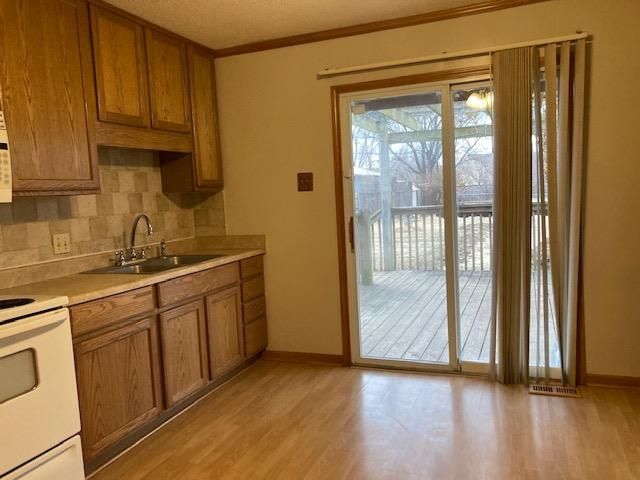 2703 S Santa Fe St, Wichita, KS 67216