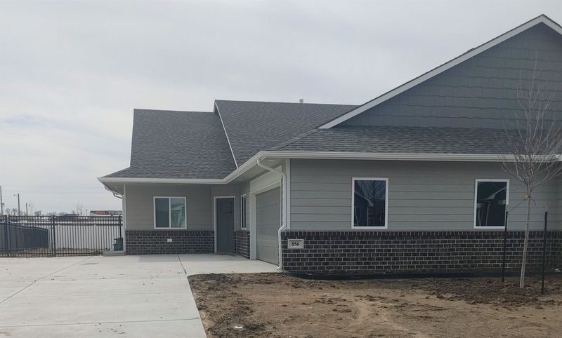 856 N Cloverleaf St, Goddard, KS 67052