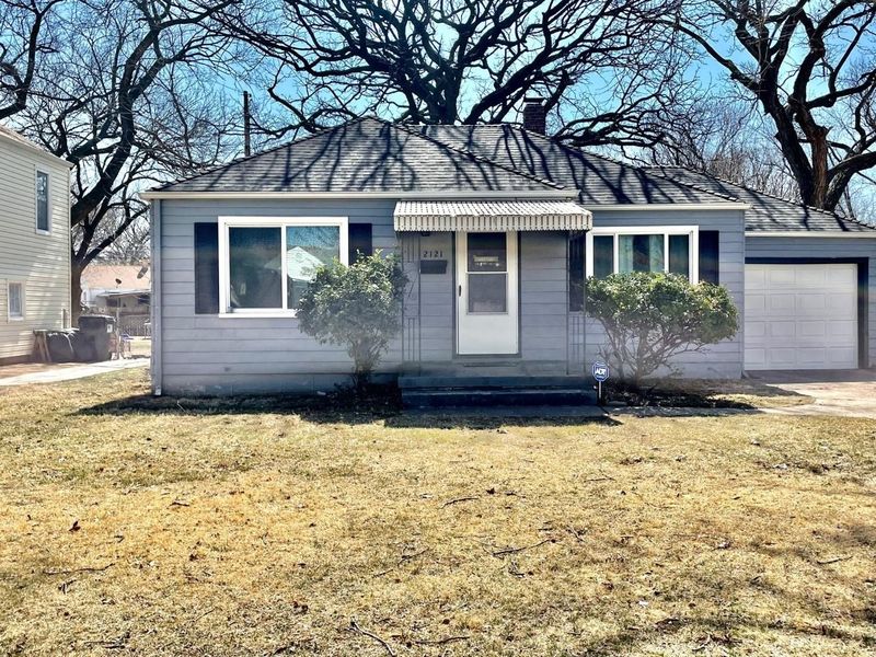 2121 E Rivera St, Wichita, KS 67211