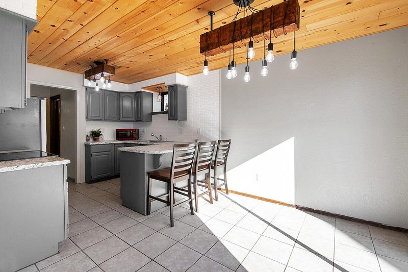 1524 E Pinion Rd, Derby, KS 67037