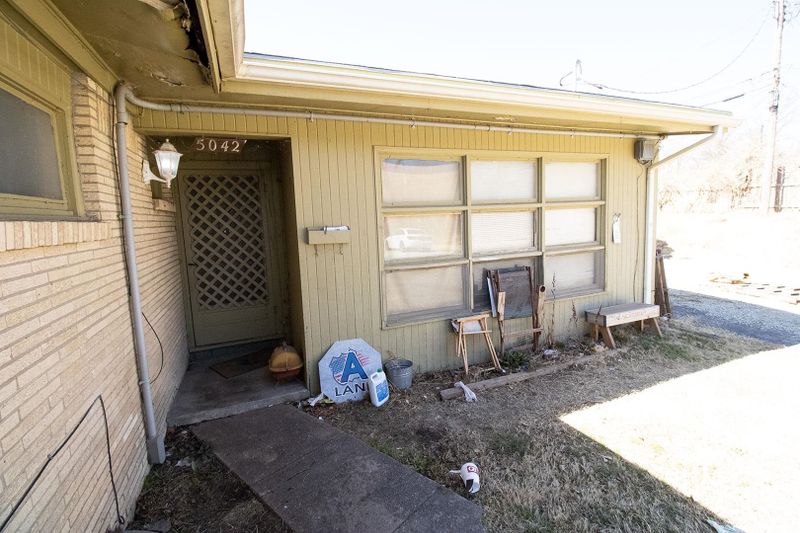 5040 E Pawnee Ave, Wichita, KS 67218