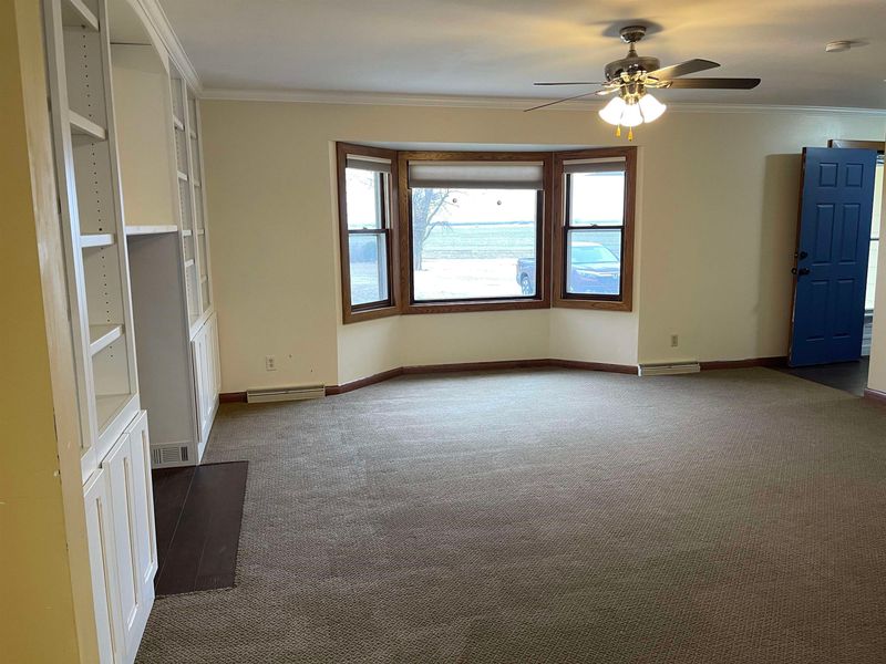 912 S Ridge Rd, Newton, KS 67114