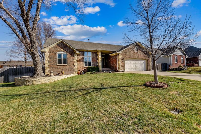 1506 E Cardinal Ln, Derby, KS 67037