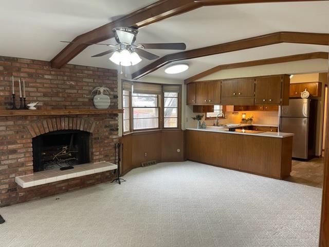8126 E Willowbrook Rd, Wichita, KS 67207