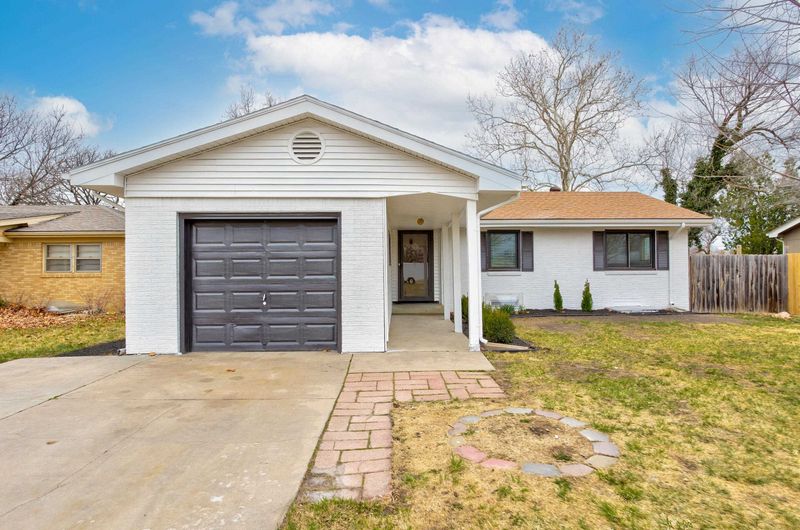 8238 E Levitt Dr, Wichita, KS 67207