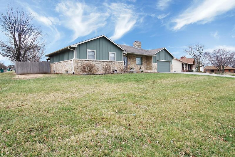 221 E Berlin St, Rose Hill, KS 67133