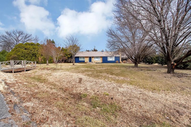 10 E Plum Ln, Wichita, KS 67206