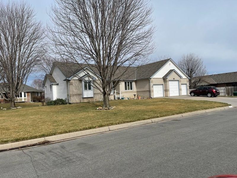 142 S Forestview St, Wichita, KS 67235