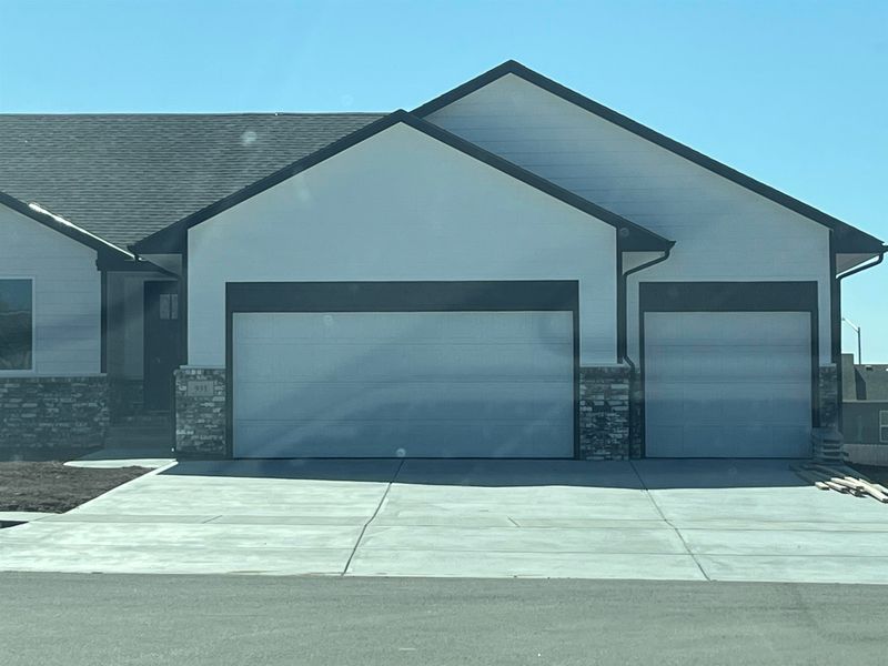 931 Bellows St, Derby, KS 67037