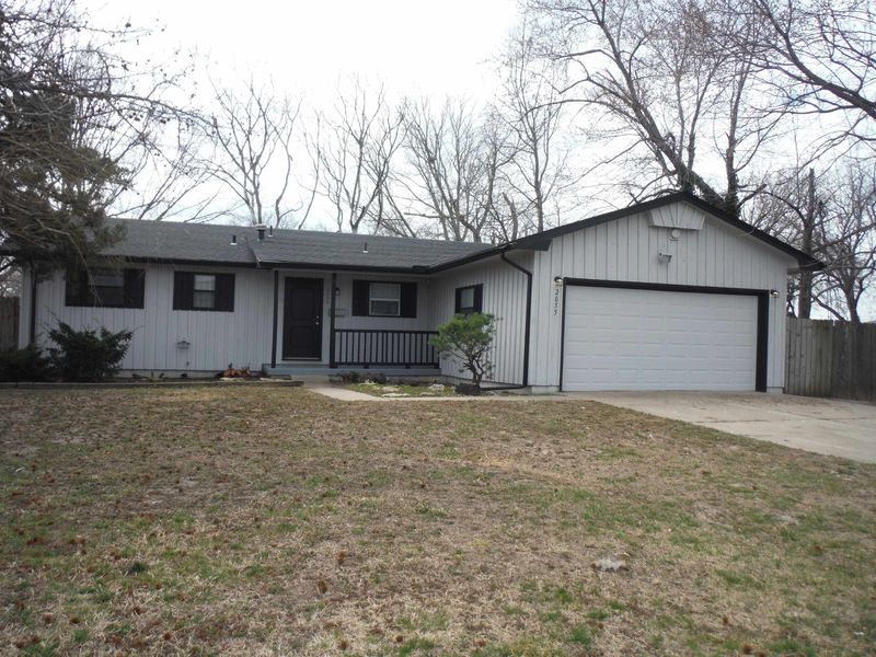 2055 E Blake, Wichita, KS 67211