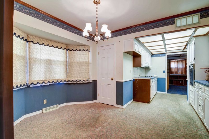 7523 E Rockwood Rd, Wichita, KS 67206-2135