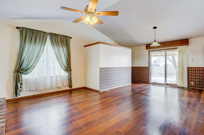 1114 Mccaskey Dr, Rose Hill, KS 67133