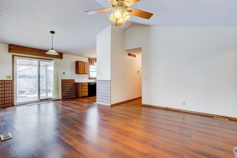 1114 Mccaskey Dr, Rose Hill, KS 67133