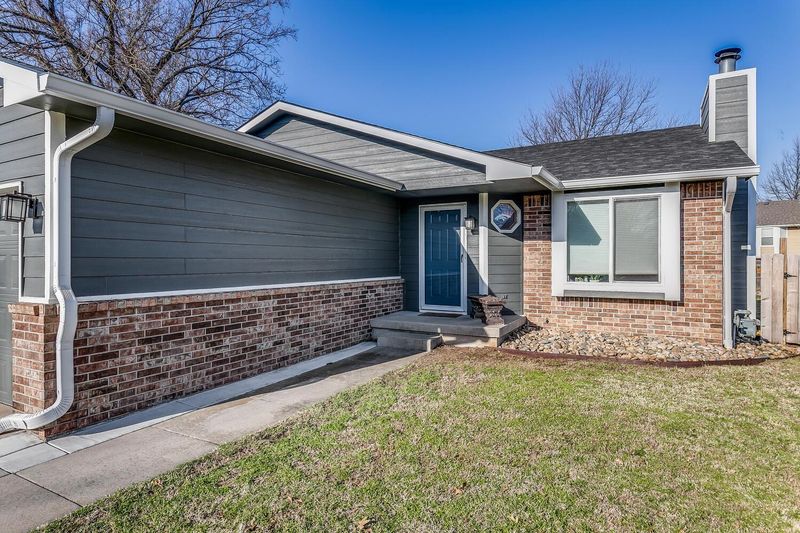 2333 S Crestline Ave, Wichita, KS 67209