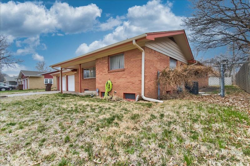 529 N Westlink, Wichita, KS 67212