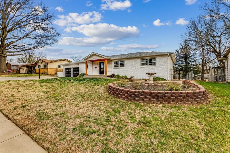 924 E Morrison Dr, Derby, KS 67037