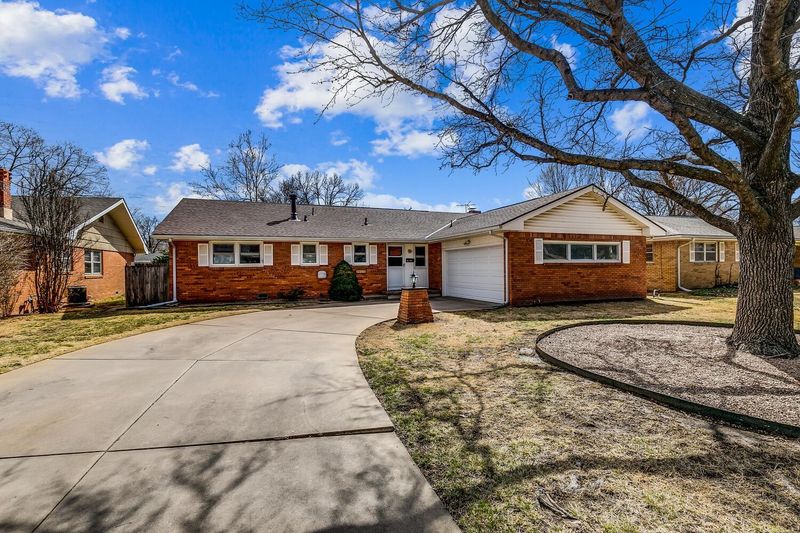6201 E 9th St N, Wichita, KS 67208