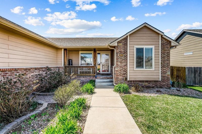 1117 N Lake Edge Dr, Goddard, KS 67052