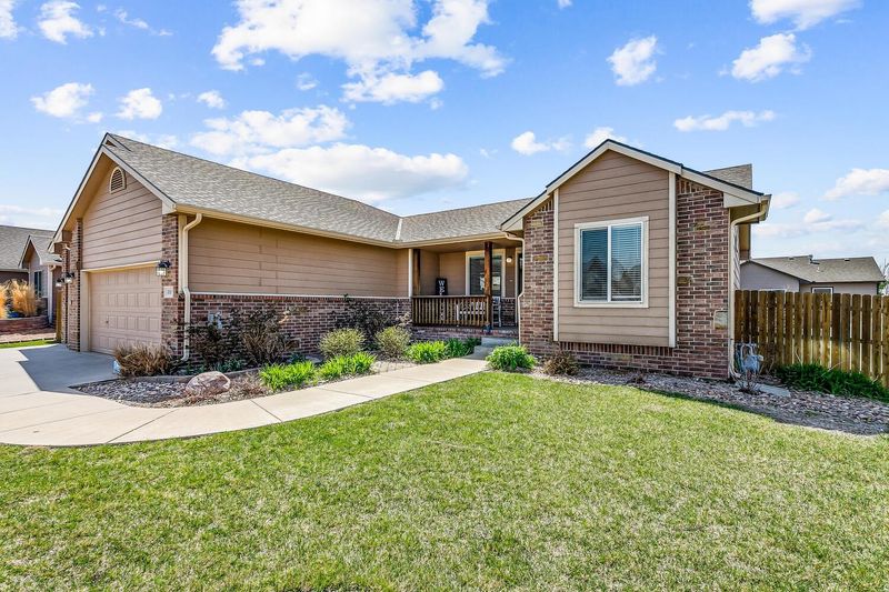 1117 N Lake Edge Dr, Goddard, KS 67052