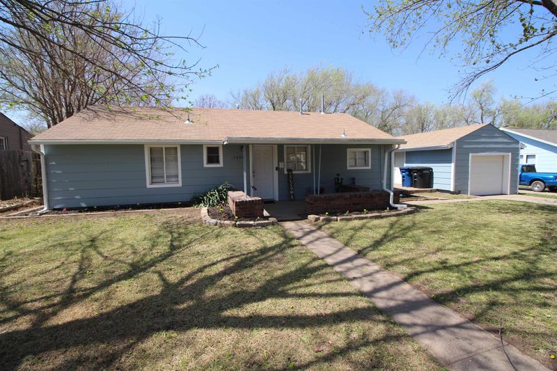 1607 Cron St, Augusta, KS 67010