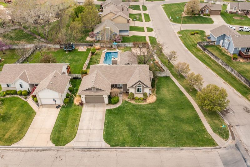 9129 W Ryan Ct, Wichita, KS 67205