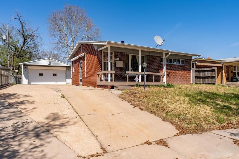 1250 E El Monte St, Wichita, KS 67216