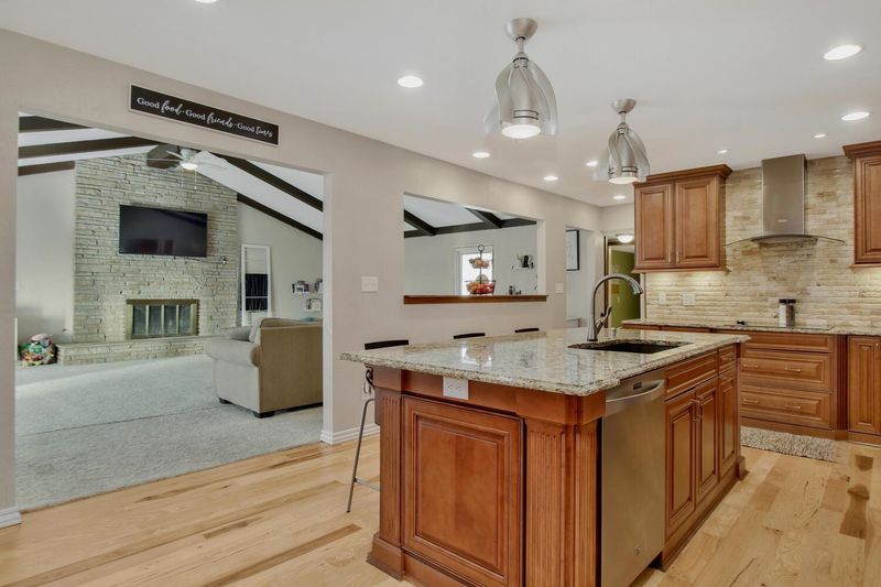 821 High St, Towanda, KS 67144