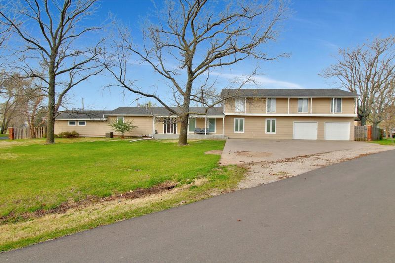821 High St, Towanda, KS 67144