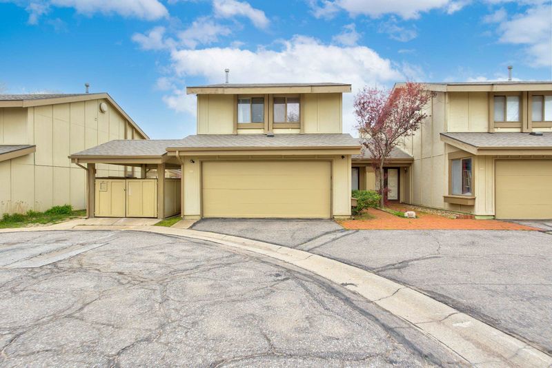 8419 E Harry St #201, Wichita, KS 67207
