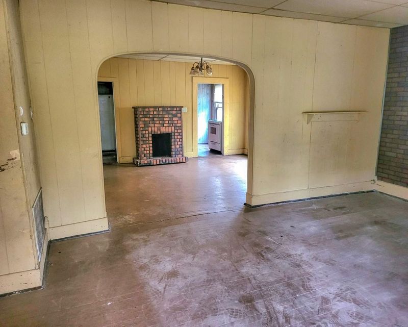 414 W 9th, Winfield, KS 67156