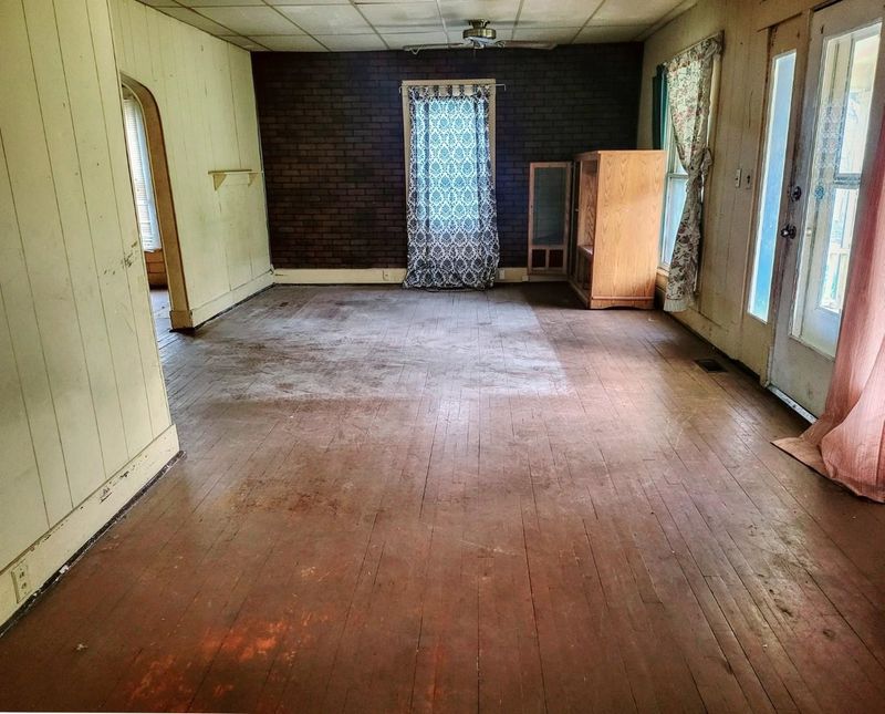 414 W 9th, Winfield, KS 67156
