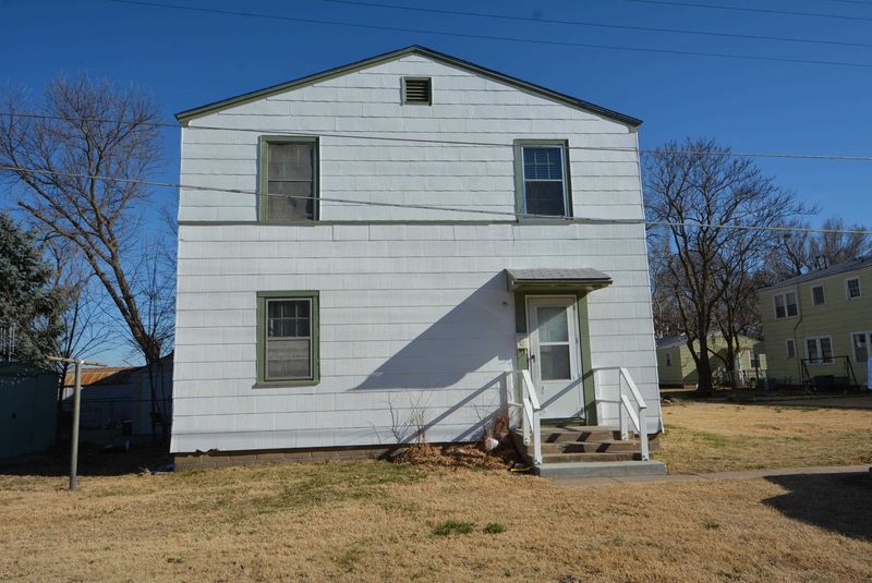 1424 S Pershing Ave, Wichita, KS 67218
