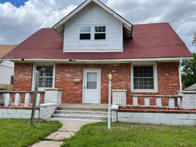 404 E 11th Ave, Hutchinson, KS 67501