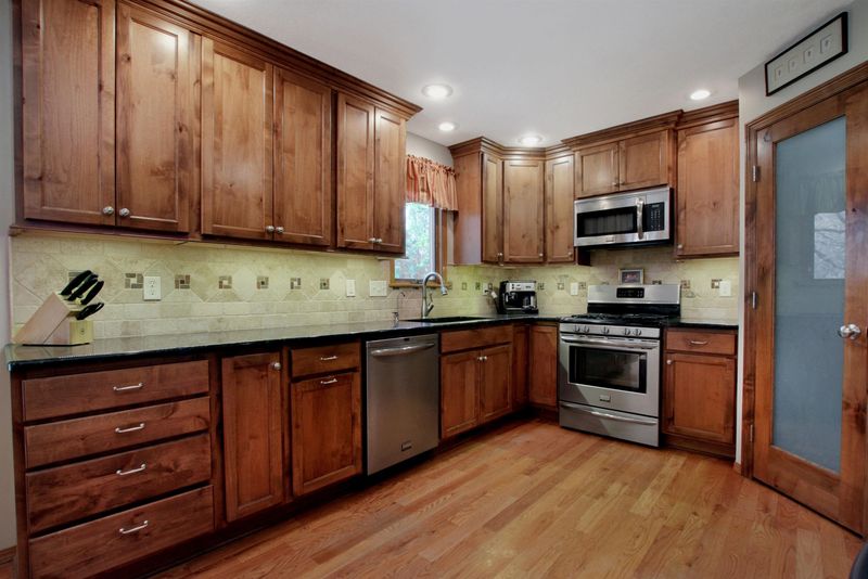 1050 E 140th, Mulvane, KS 67110