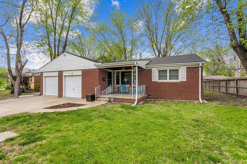 8306 E Gilbert St, Wichita, KS 67207