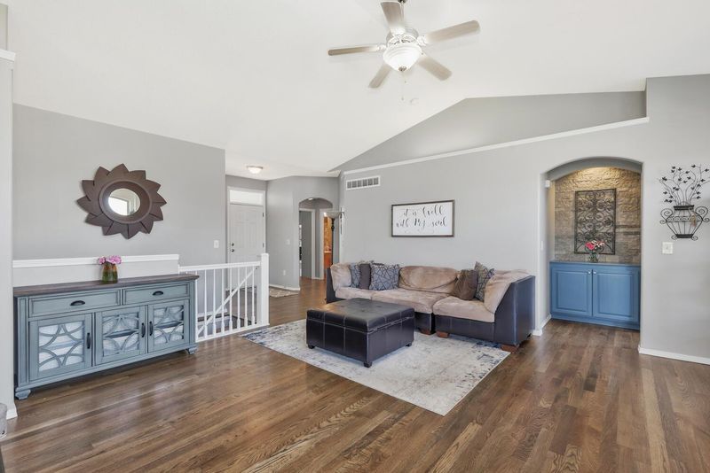 2002 E Wyndham Rd, Park City, KS 67219