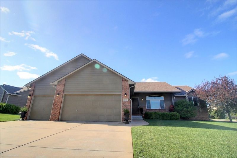 1101 E Thorn Apple St, Derby, KS 67037
