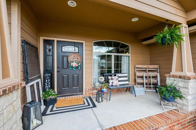 8618 E Millrun St, Wichita, KS 67226