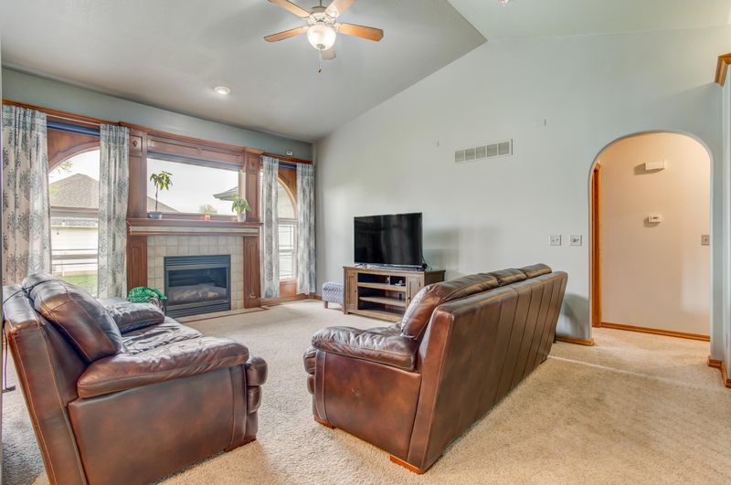 1840 Megan Cir, El Dorado, KS 67042