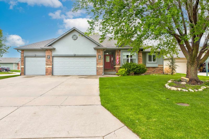 1840 Megan Cir, El Dorado, KS 67042
