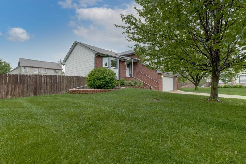 1936 N Grace Ave Ct, Andover, KS 67002