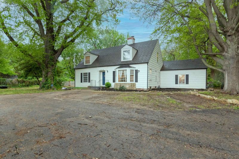 3719 E Elmwood Dr, Wichita, KS 67218