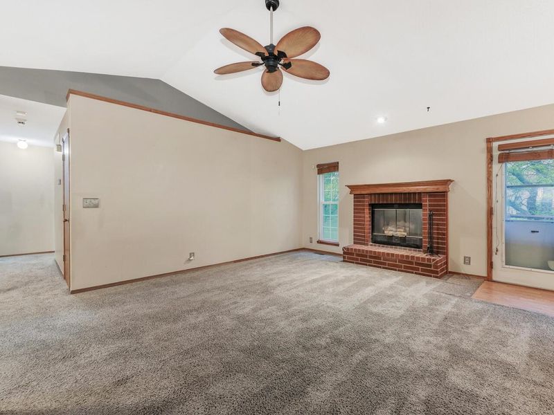 6114 E Brookview Ct, Wichita, KS 67220