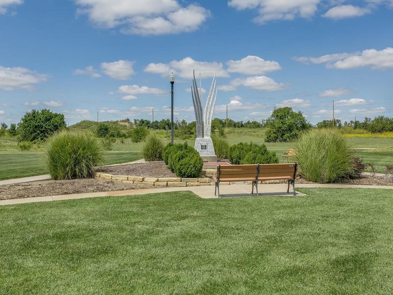 5289 N Hampton St, Bel Aire, KS 67226